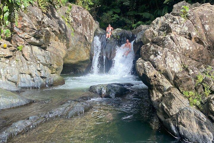 Private Mød din guide El Yunque og Waterslides Eventyr