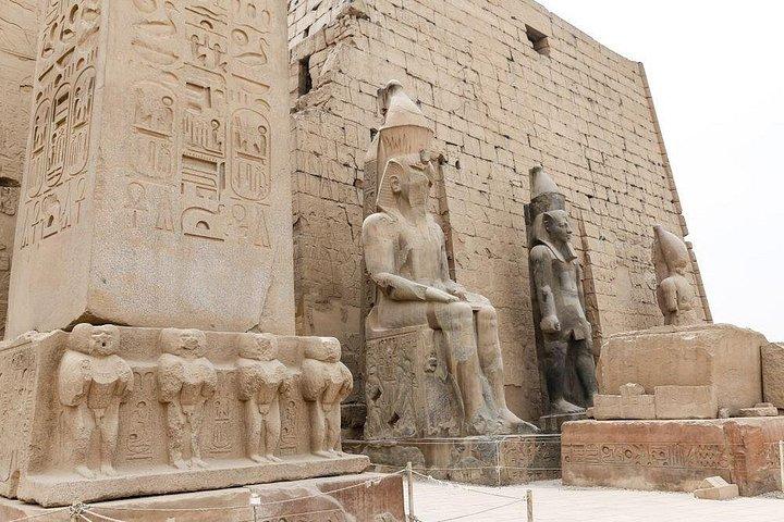 フルガダからルクソールへの日帰り旅行（ランチ付き）