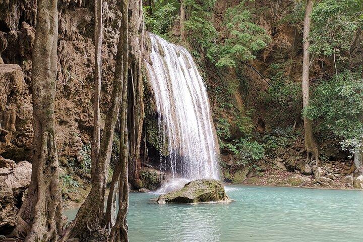 Excursão privada ao mercado flutuante e cachoeira Erawan