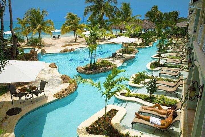 Transfert privé de l'aéroport au complexe Sandals Negril