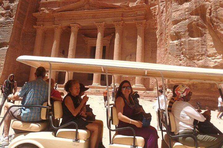 Petra Highlights Golf Warenkorb Tour mit Hotelabholung
