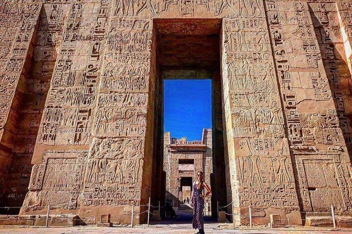 Privé Luxor-dagtour naar Habu Temple Valley Of Workers & Queens inclusief lunch