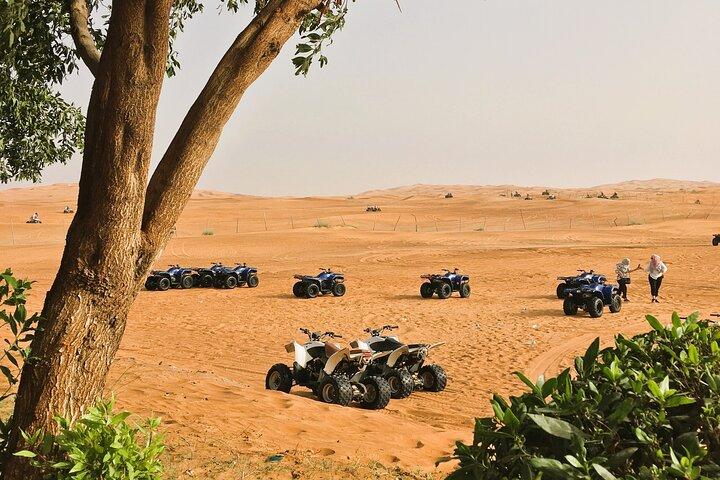 Premium Dubai Desert Safari 4x4 con cena barbecue