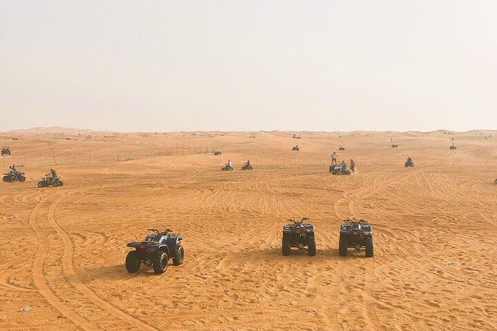 Premium Dubai Desert Safari 4x4 con cena barbecue