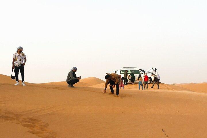 Premium Dubai Desert Safari 4x4 con cena barbecue