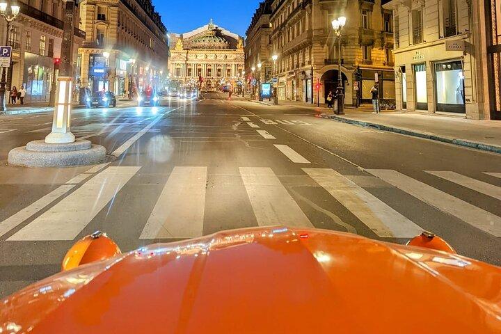 Upplev magin i Paris By Night: En 2-timmars ikonisk 2CV-tur