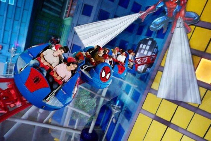 ダウ船クルーズのディナーと IMG ワールドへの入場付きドバイのプライベート シティ ツアー