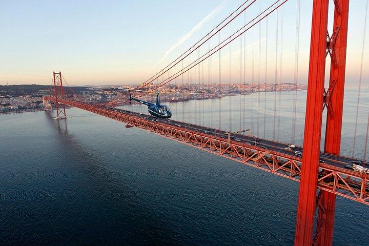 360º Lisbon Small Group: Helicopter Flight, Boat Trip and Walking