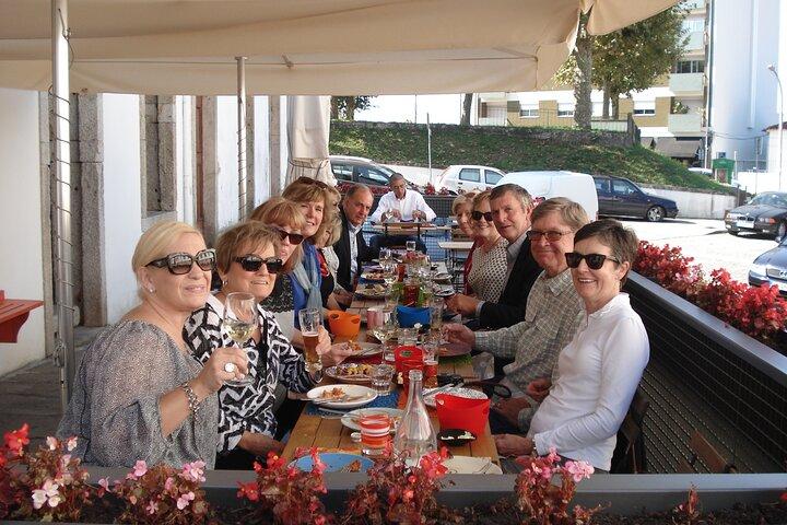 Excursão de comida em pequenos grupos em Braga: Taste Real Portugal com Guia local