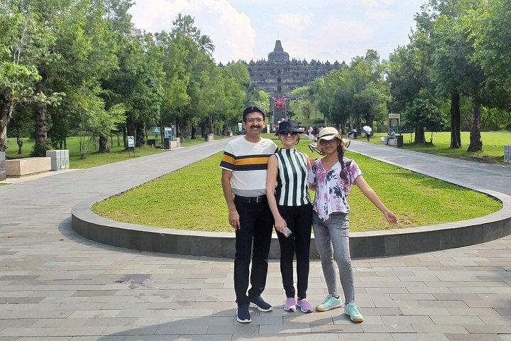 ボロブドゥール寺院クライム・トゥ・ザ・トップ＆プランバナン寺院 - 1日ツアー