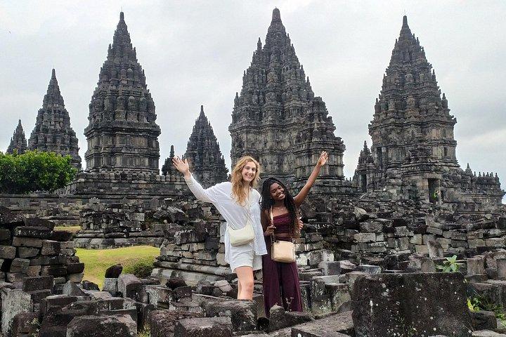 ボロブドゥール寺院クライム・トゥ・ザ・トップ＆プランバナン寺院 - 1日ツアー