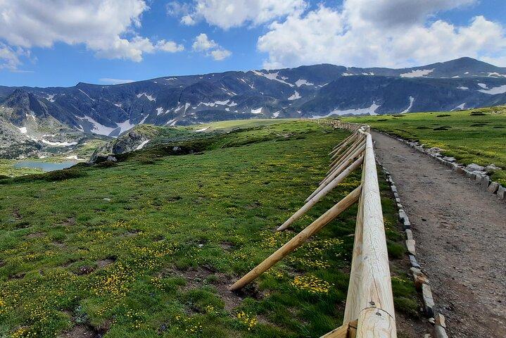 ソフィアからリラの 7 つの湖とリラ修道院への素晴らしい 1 日ツアー
