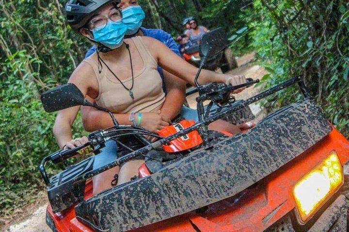 カンクンのATV、ジップライン、セノーテを使ったアドレナリンツアー