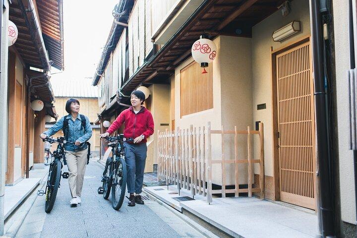 京都裏通りサイクリング プライベート ツアー英語を話すガイド