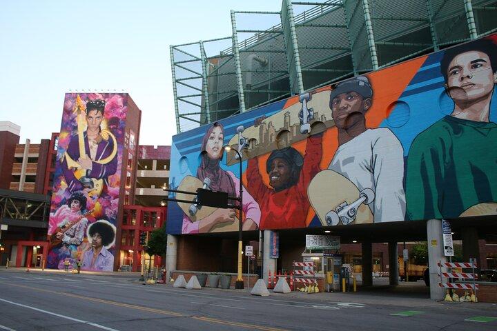 Sulle orme di Prince: un tour audio autoguidato del centro di Minneapolis