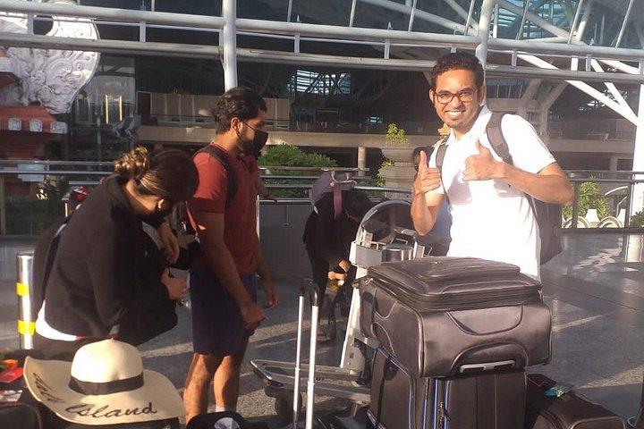 バリングラライ国際空港送迎 - トヨタヘイズ(バン)