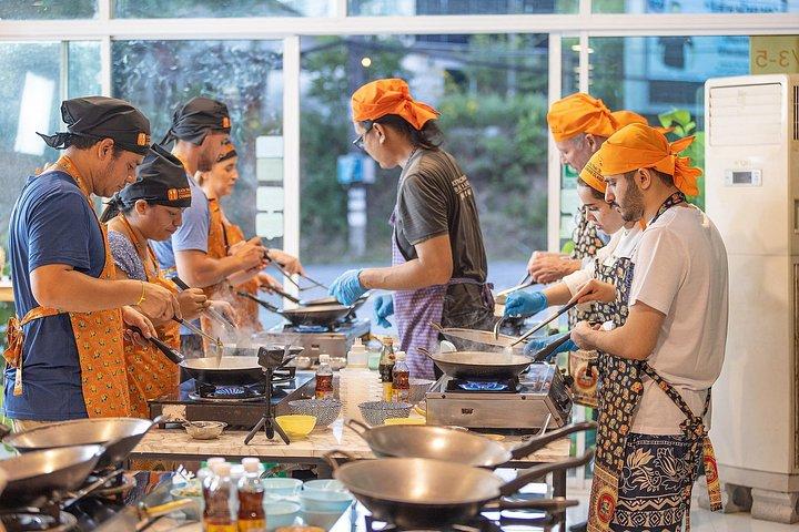 市場見学オプション付きタイ料理体験教室プーケット！