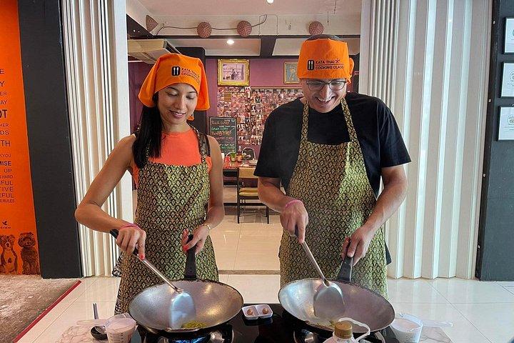 市場見学オプション付きタイ料理体験教室プーケット！