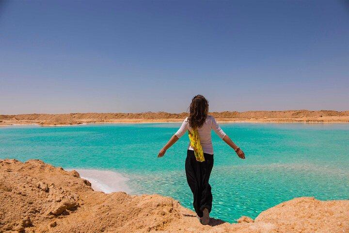 From Cairo Sulfur & Salt Lake Swim, 4x4 Safari & Siwa Oasis Tour