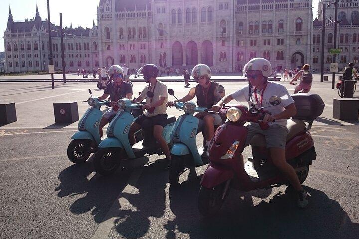 Budapest Grand Vespa Tour