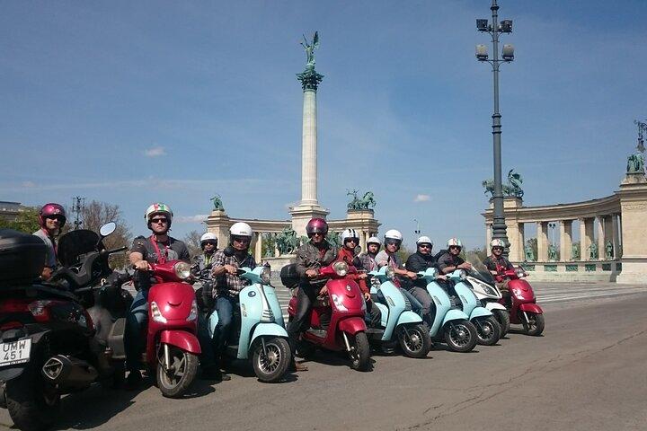 Budapest Grand Vespa Tour
