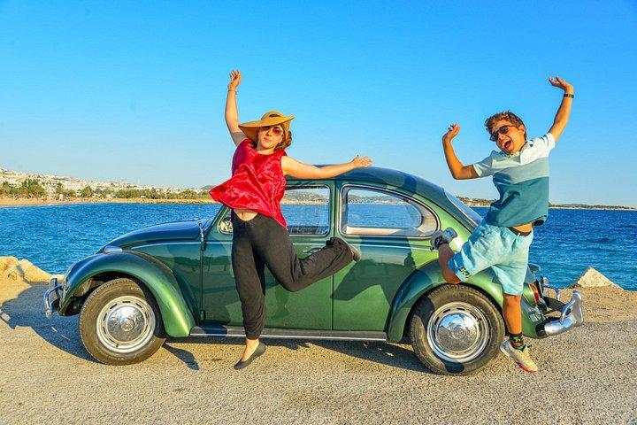 アテネのリビエラでヴィンテージカーを使ったフォトツアー