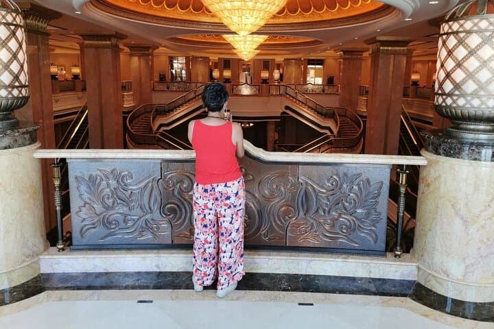 From Dubai: Abu Dhabi Day Tour with Warner Bros World Ticket