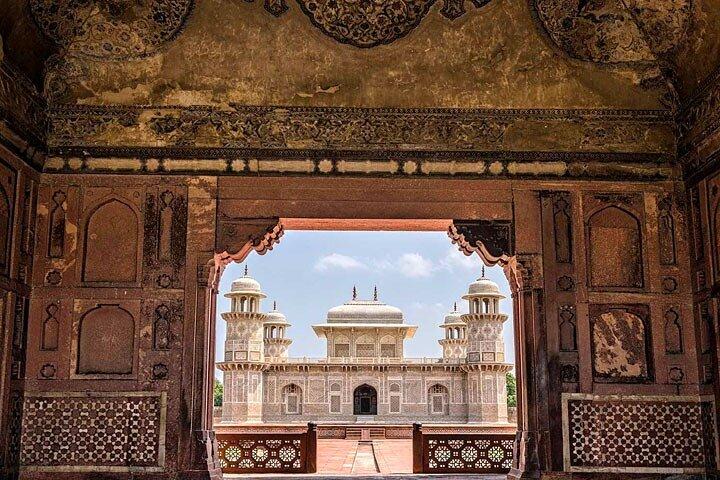 Private Full-Day Agra Tour met Taj Mahal en Agra Fort Round -Trip vanuit Delhi