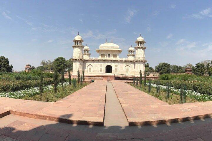 Private Full-Day Agra Tour met Taj Mahal en Agra Fort Round -Trip vanuit Delhi