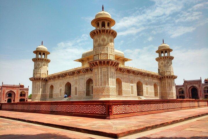 Agra Full-day Tour Taj Mahal, Agra Fort & Secret Walking Tour with Private Car