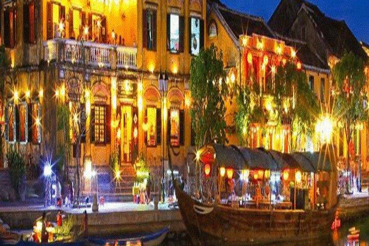 Privéauto van Da Nang luchthaven/treinstation naar hotel in Da Nang/Hoi An en VV