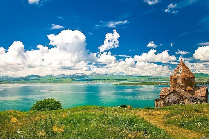 Trasferimento privato da Tbilisi a Yerevan Armenia via Sevan