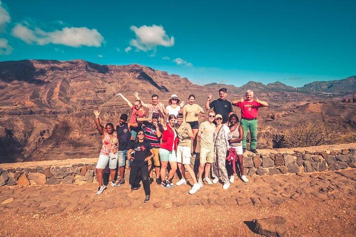 The Red Canyon Tour - Kleine groepsreis met proeverij van lokaal eten ツ