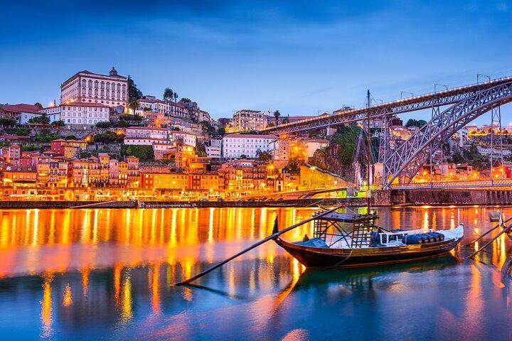Transport Lisbon/Porto Porto/Lisbon with 2 optional stops