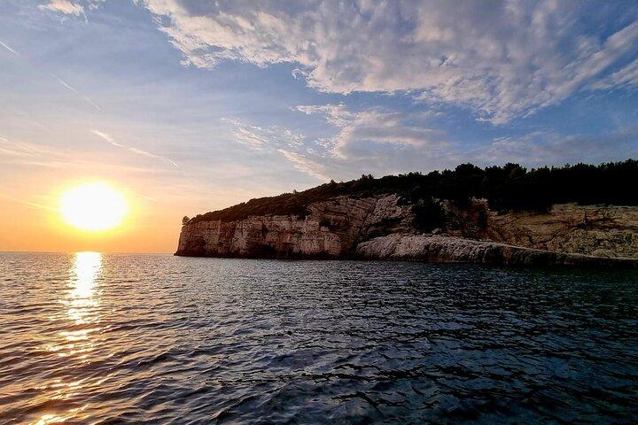 Excursion en bateau privé avec activités à Pula en Croatie