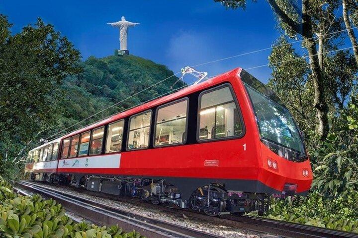 City Tour completo VIP - Trem do Corcovado + Churrascaria Rodízio