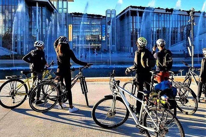 アテネとリビエラの小グループ自転車ツアー