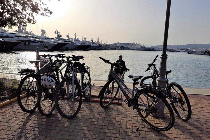 アテネとリビエラの小グループ自転車ツアー