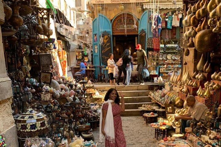 Private Tour Giza pyramids,Egyptian museum&khan el khaili market