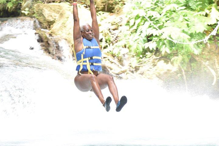 Pack Triple Action Combo (Blue Hole, Équitation et River Tubing)