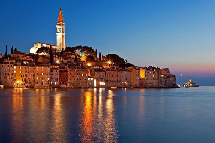Rovinj om natten