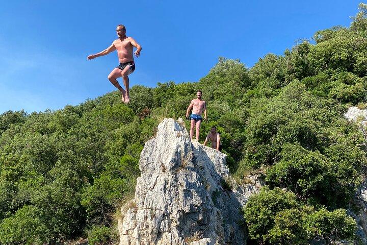Snorkling og Cliff Jumping Adventure