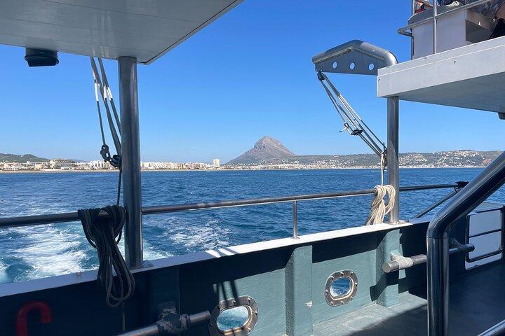 ハベア湾を巡るボートツアー（水泳休憩あり）