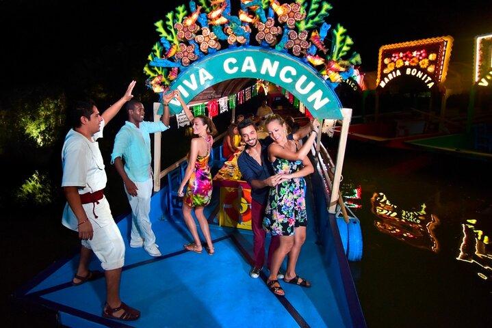 カンクンのソキシミルコパーティー