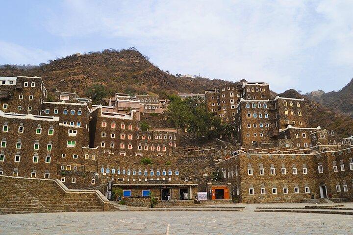 Historical & Heritage Tour in Abha- Rijal Almaa Village