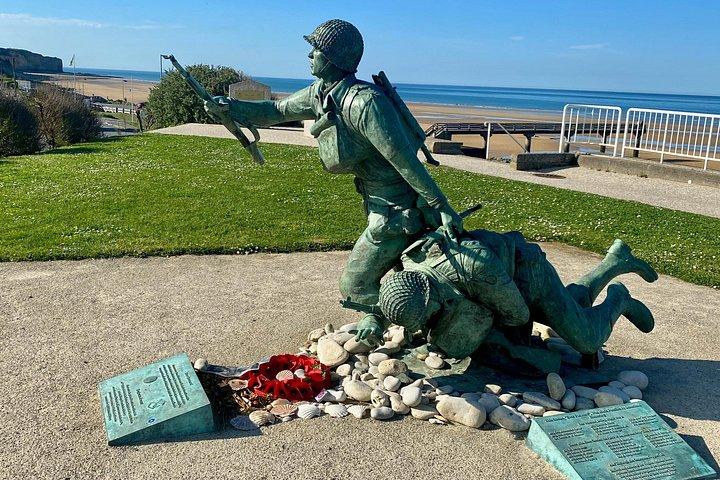 ノルマンディー上陸作戦の海岸へのパリからの小グループ旅行