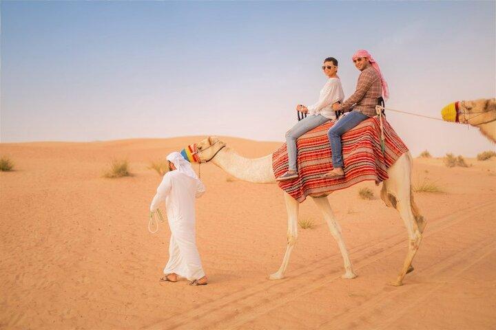Privat morgon ökensafari med kamelritt och sand ombordstigning