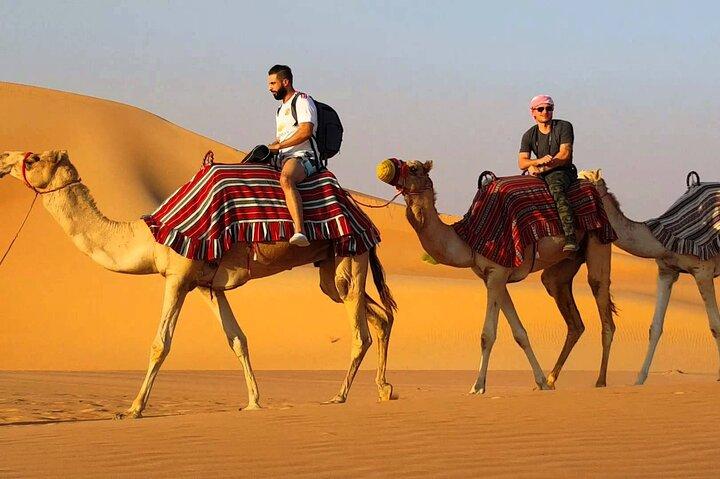 Private Morning Desert Safari com Camel Ride & Sand Boarding