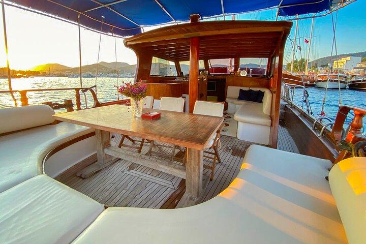 Excursion privée en goélette VIP avec déjeuner à Bodrum pendant 6 heures