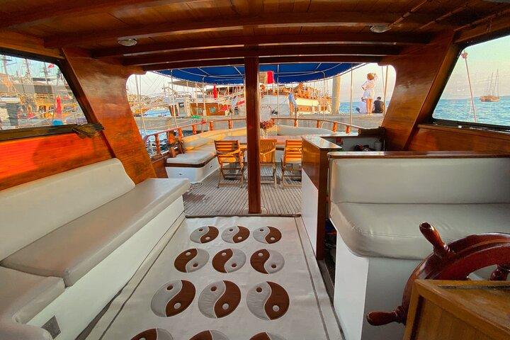 Excursion privée en goélette VIP avec déjeuner à Bodrum pendant 6 heures